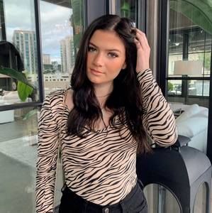 Meet your Posher, Carli